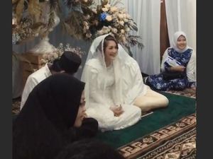 Besok Akad Nikah, Siti Badriah Hari Ini Gelar Pengajian Besok Akad Nikah, Siti Badriah Hari Ini Gelar Pengajian