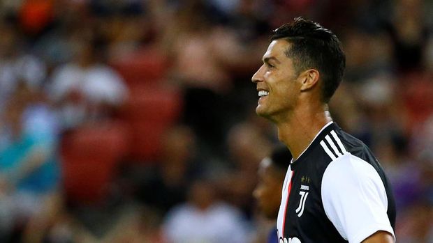Cristiano Ronaldo belum bisa berbuat banyak di babak pertama.