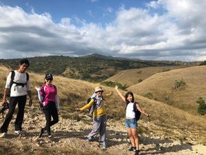 Cerita Vlogger Jepang Kulineran di Restoran Mewah Apung Pulau Rinca