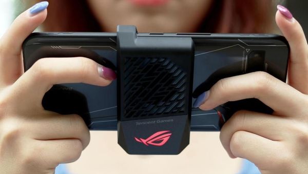 Penampilan Gahar Asus ROG Phone 2