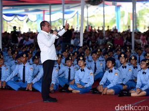 Motivasi Siswa Baru, Gubernur Edy Cerita Sebagai Anak Penjual Kue