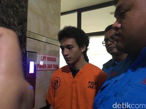 Jefri Nichol Ditahan Satu Sel dengan Robby Ertanto Jefri Nichol Ditahan Satu Sel dengan Robby Ertanto