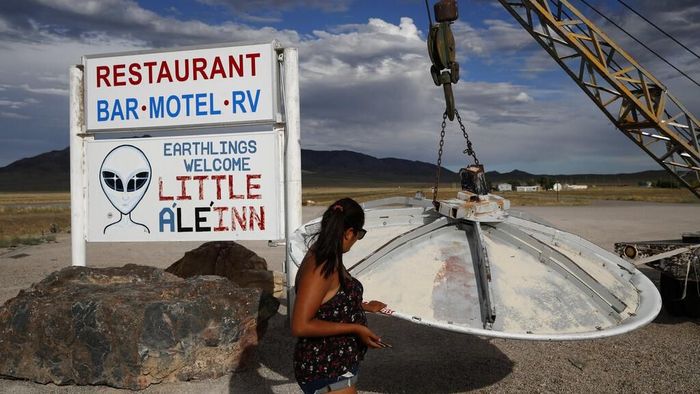 Bursa taruhan menunjukkan, keberadaan Alien di Area 51 lebih banyak diyakini ketimbang Arsenal akan menjuarai Liga Inggris 2019/2020. (Foto: Associated Press) Bursa taruhan menunjukkan, keberadaan Alien di Area 51 lebih banyak diyakini ketimbang Arsenal akan menjuarai Liga Inggris 2019/2020. (Foto: Associated Press)