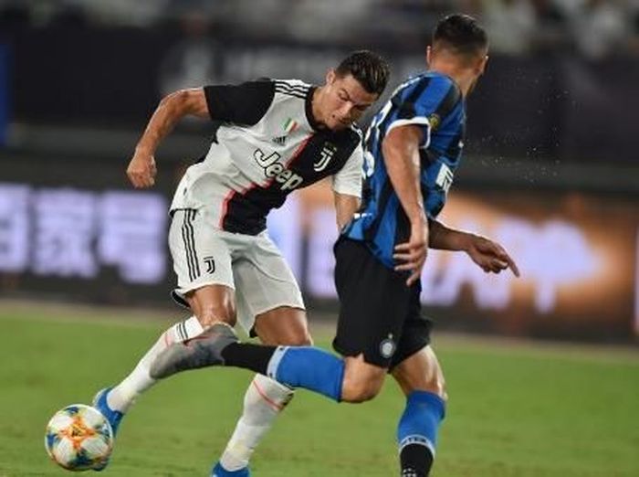 Aksi Cristiano Ronaldo saat Juventus mengalahkan Inter Milan di International Champions Cup 2019. (Foto: Hector Retamal/AFP)