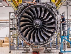 Pertama Kalinya! Rolls-Royce Rugi Sampai Rp 104 Triliun