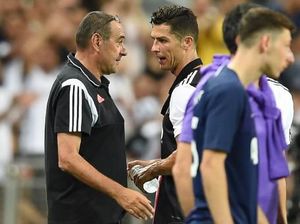 Bagaimana Bisa Ronaldo Berlatih Dekat Asap Rokok Sarri?