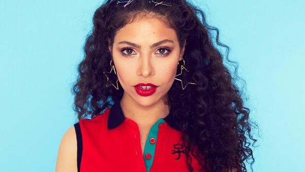 Foto: Cantiknya Alex Reid, Penyanyi KPop Pertama Keturunan Afrika