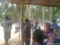 Takut Ada Tsunami, Ratusan Warga di Banyuwangi Ngungsi ke Gunung