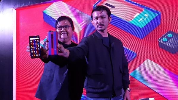 Penampakan Oppo Reno 10x Zoom Edisi Barcelona