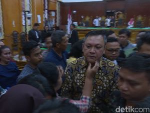 Kasus Suap Proyek, Bupati Pakpak Bharat Nonaktif Divonis 7 Tahun Penjara Kasus Suap Proyek, Bupati Pakpak Bharat Nonaktif Divonis 7 Tahun Penjara