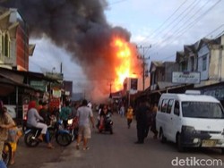 Puluhan Ruko di Batangtoru Sumut Terbakar