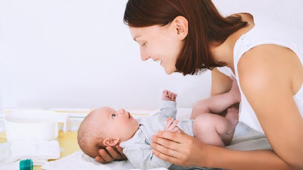 Perkembangan Bayi Usia 4 Bulan