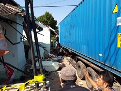 Truk Trailer Tabrak Puskesmas di Boyolali, 1 Orang Tewas di Lokasi