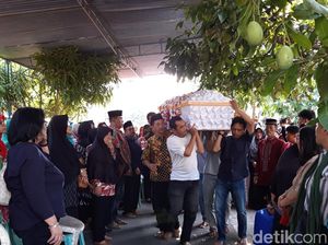 Irza Gagal Ujian Skripsi karena Jadi Korban Truk Tabrak Puskesmas