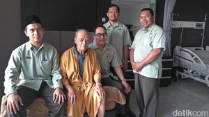 Buya Syafii Jalani 3.596 Penembakan Batu Ginjal dengan Lancar Semalam