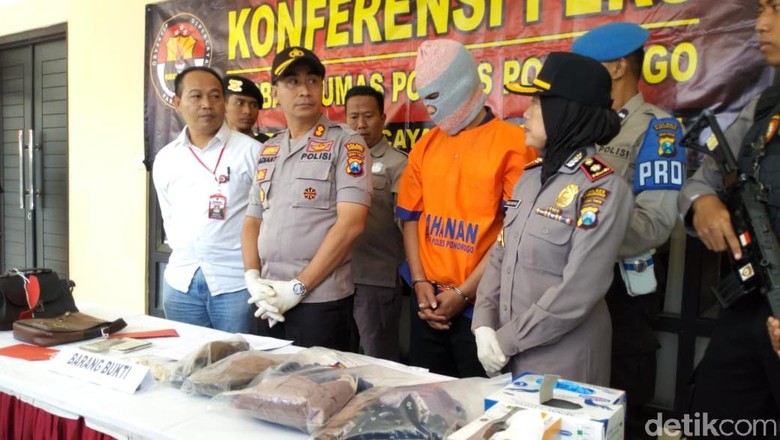 Pembunuh Perempuan Hamil 6 Bulan di Ponorogo Dikenal Playboy Pembunuh Perempuan Hamil 6 Bulan di Ponorogo Dikenal Playboy