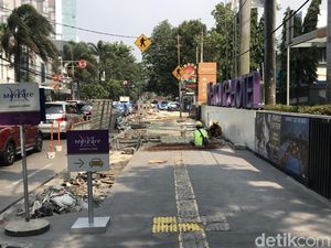 Melihat Proyek Pelebaran Trotoar yang Disebut Perparah Polusi di DKI Melihat Proyek Pelebaran Trotoar yang Disebut Perparah Polusi di DKI
