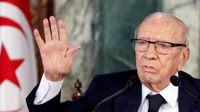 Nyaris 100 Kandidat Mencalonkan Diri Kaprikornus Presiden Tunisia
