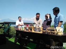 Asyiknya Belajar Manual Brewing dengan Panorama Gunung Merbabu