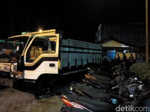 Gerebek Gudang Penampung Hasil Curian di Medan, Polisi Temukan 45 Motor Gerebek Gudang Penampung Hasil Curian di Medan, Polisi Temukan 45 Motor