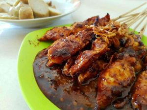 Di Jagakarsa Bisa Jajan Sego Liwet dan Sate Maranggi Sedap