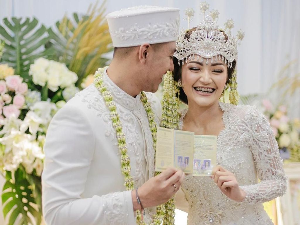 Siti Badriah Sempat Depresi Selalu Ditanya soal Kapan Hamil Siti Badriah Sempat Depresi Selalu Ditanya soal Kapan Hamil