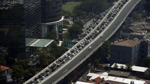 Kemacetan Mengular di JLNT Casablanca