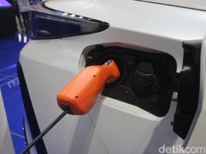 Di AS, Mobil Bensin Boleh Disulap Jadi Mobil Listrik Di AS, Mobil Bensin Boleh Disulap Jadi Mobil Listrik