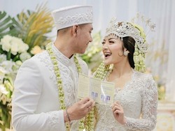 Siti Badriah dan Krisjiana Disebut Rogoh Kocek Miliaran untuk Nikah