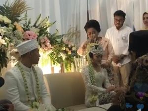 Ijab Kabul Sekali Libas, Suami Siti Badriah Nyaris Pingsan Ijab Kabul Sekali Libas, Suami Siti Badriah Nyaris Pingsan