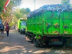 Warga Blokade TPA Sampah di Jember karena Dinilai Mencemari Sawah