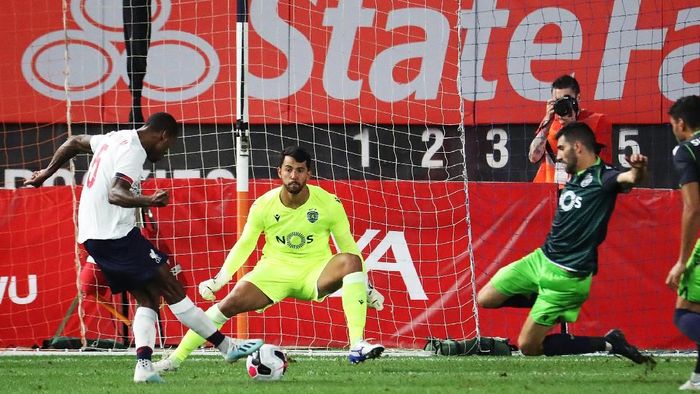 JUDI ONLINE Liverpool dan Sporting CP bermain imbang 2-2 (Al Bello/Getty Images)
