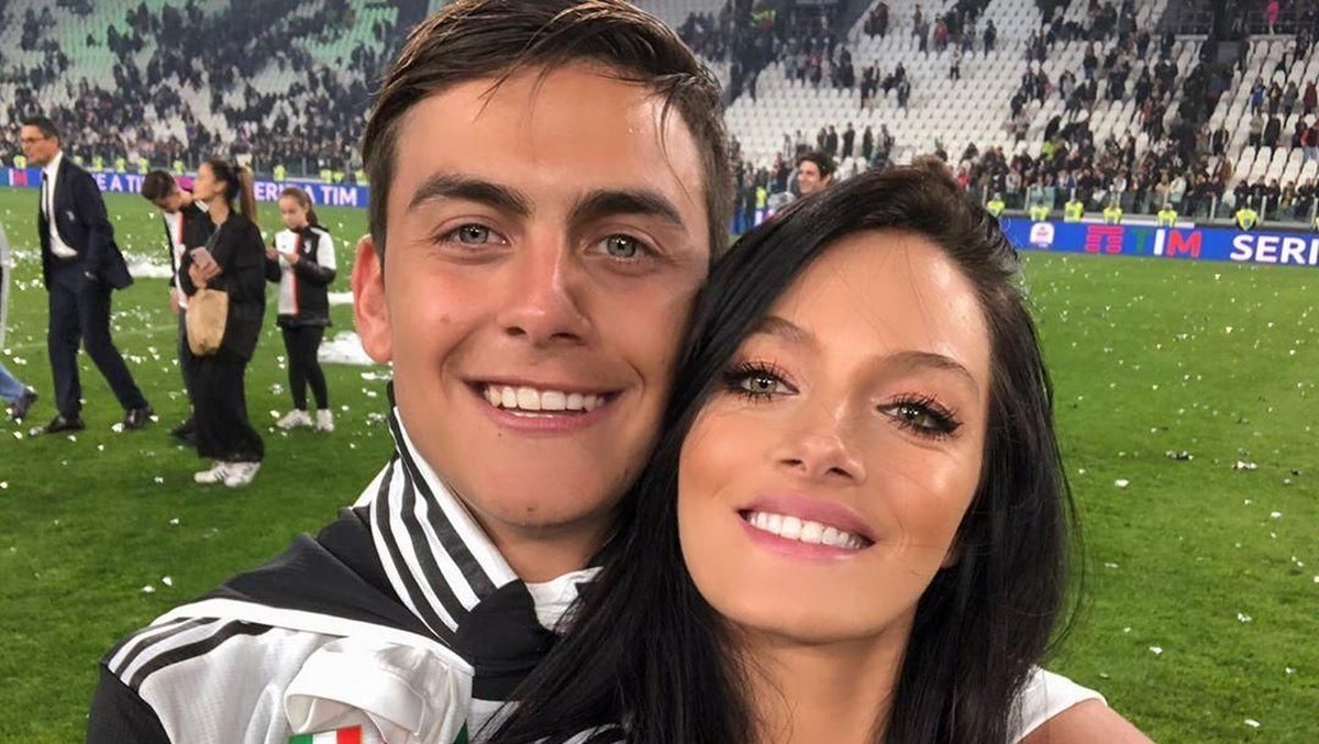 Paulo Dybala dan kekasihnya, Oriana Sabatini, dinyatakan positif virus corona. (Foto: dok. Instagram @orianasabatini)
