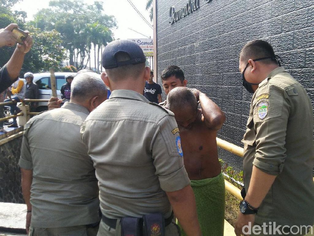 Drama Pengejaran Pria Kolor Ijo yang Ngamuk dan Meresahkan di Ciamis Drama Pengejaran Pria Kolor Ijo yang Ngamuk dan Meresahkan di Ciamis