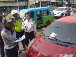 Dishub akan Derek Kendaraan yang Parkir di Jalan Ahmad Yani Serang