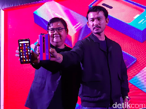 Oppo Reno 10X Zoom Edisi Barcelona Dipasarkan Oppo Reno 10X Zoom Edisi Barcelona Dipasarkan