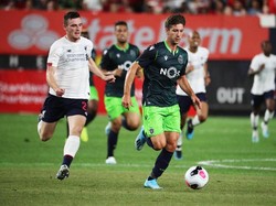 Masuk di babak kedua, gawang Liverpool kebobolan lagi pada menit ke-53 ketika lini belakang gagal mengantisipasi umpan Bruno Fernandes yang meluncur deras ke jalur tembak Wendel. Dengan mudah, Wendel menceploskannya ke gawang Mignolet. Al Bello/Getty Images.