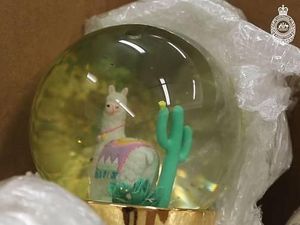 Suvenir Snow Globe Berisi Sabu Cair Rp 9,5 M Disita di Australia Suvenir Snow Globe Berisi Sabu Cair Rp 9,5 M Disita di Australia