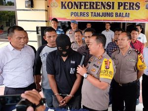 Polisi Amankan 43 TKI Ilegal dari Malaysia, 1 Orang Kedapatan Bawa 8 Kg Sabu