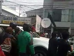 Polisi Tangkap 2 Pria yang Mengeroyok Sopir Tabrak Lari di Jakbar