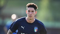 Alessandro Bastoni sudah dibeli Inter Milan seharga 32,1 juta euro pada 2017, meski cuma bermain empat kali bersama Atalanta sepanjang 2016/2017. Ia adalah didikan asli  Atalanta. (Foto: Claudio Villa/Getty Images)