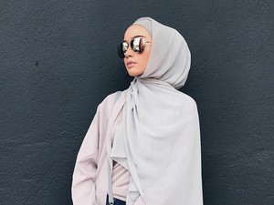 Foto: Gaya Hijab Pashmina Simpel Tanpa Jarum Pentul Foto: Gaya Hijab Pashmina Simpel Tanpa Jarum Pentul