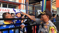 Duel itu akan dijaga oleh 1.500 personel keamanan.