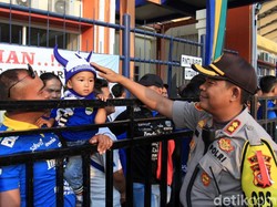Duel itu akan dijaga oleh 1.500 personel keamanan.
