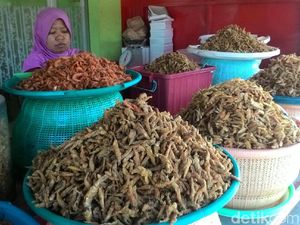 Kriuk Renyah Wader dan Udang Goreng dari Waduk Gajah Mungkur