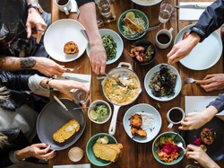 Makan Berlebihan Dilarang dalam Alquran, Ini 5 Efek Buruknya untuk Kesehatan