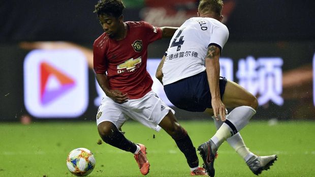 Angel Gomes cetak gol kemenangan Man United lawan Tottenham Hotspur.
