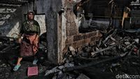 Potret Warga Rawa Badak Bertahan Hidup Pascakebakaran