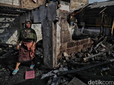 Potret Warga Rawa Badak Bertahan Hidup Pascakebakaran