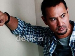 Dulu Foto dengan Adjie Notonegoro Viral, Mudjie Massaid Tegaskan Bukan Gay